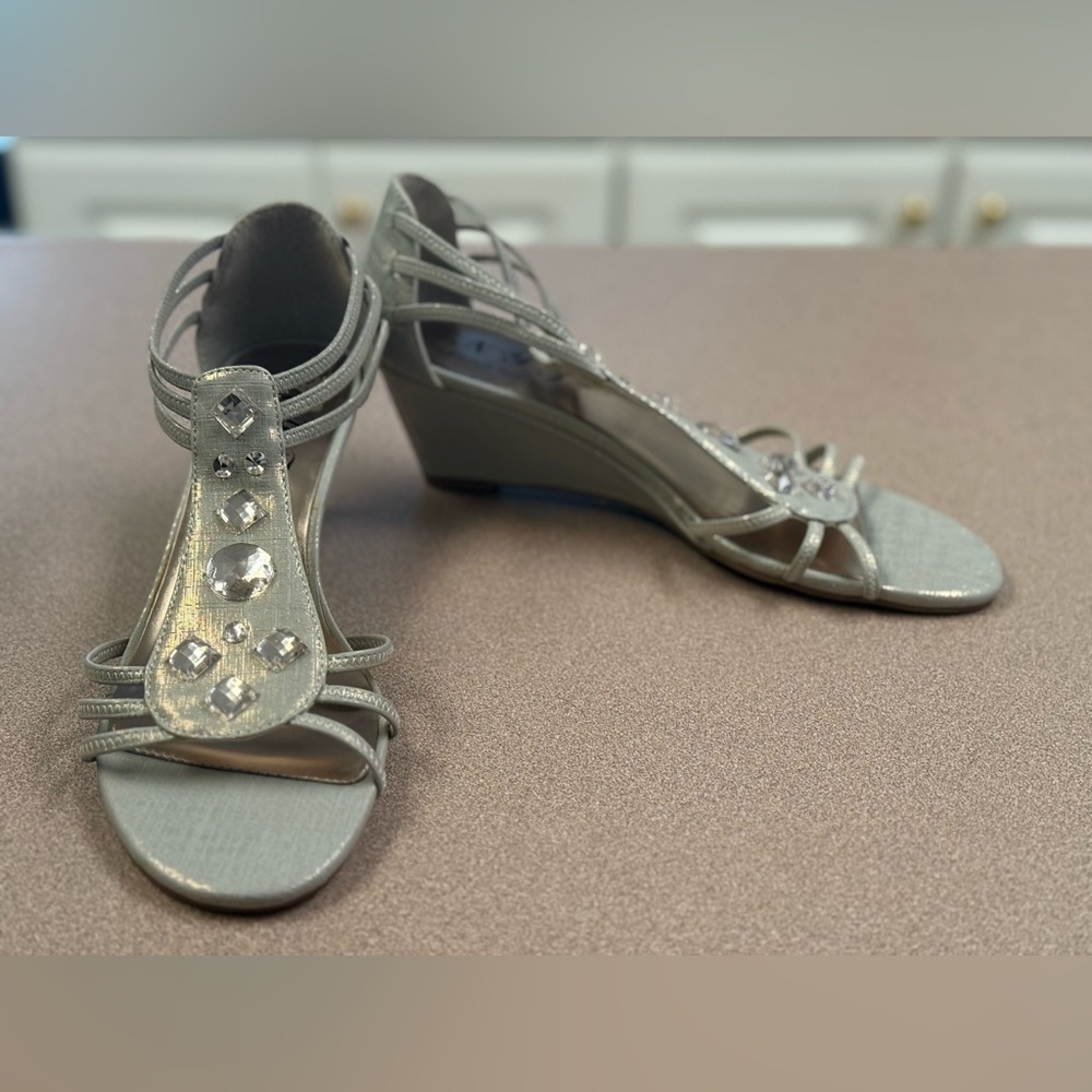New York Transit Beige Strappy Sandals with Rhinestones Size 8.5